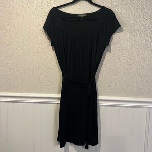 Tommy Bahama Black Jersey knee length short sleeve tie belt dress size medium